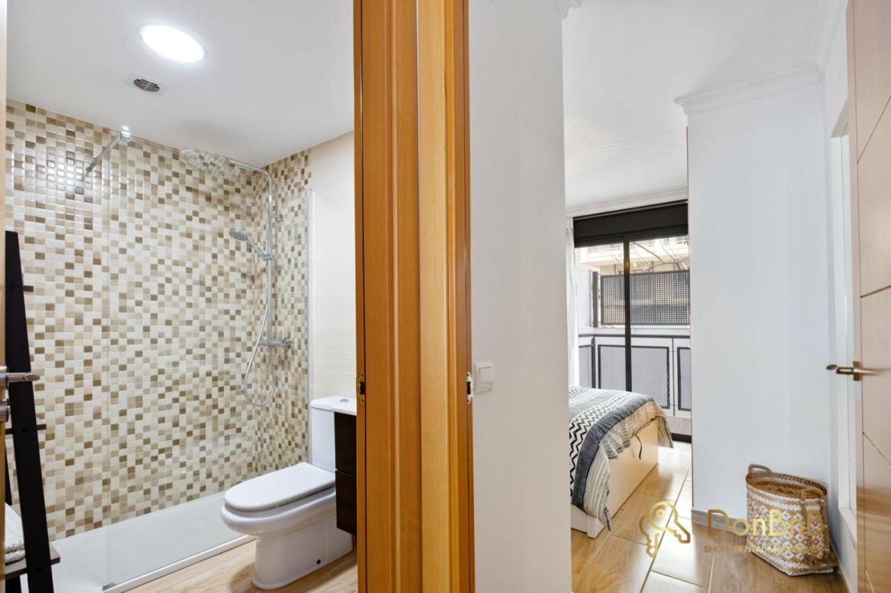 Cozy With Sea View And Private Parking In Appartement Fuengirola
